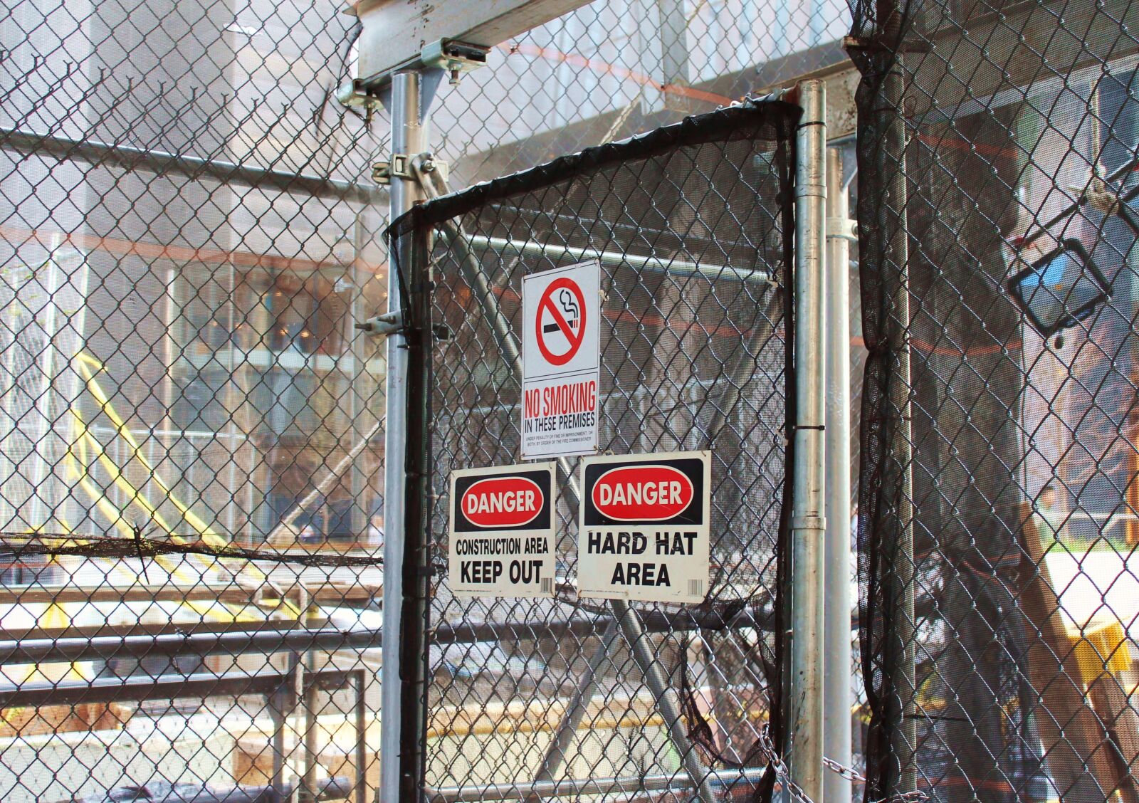 Canon EOS 1100D (EOS Rebel T3 / EOS Kiss X50) sample photo. Fence, closed, warning photography