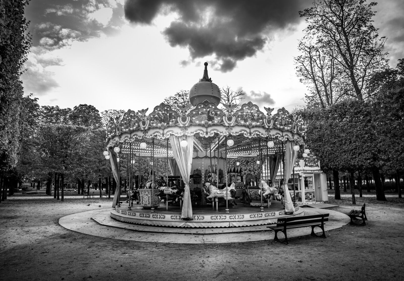 Nikon D5000 sample photo. Manege, carousel, paris photography