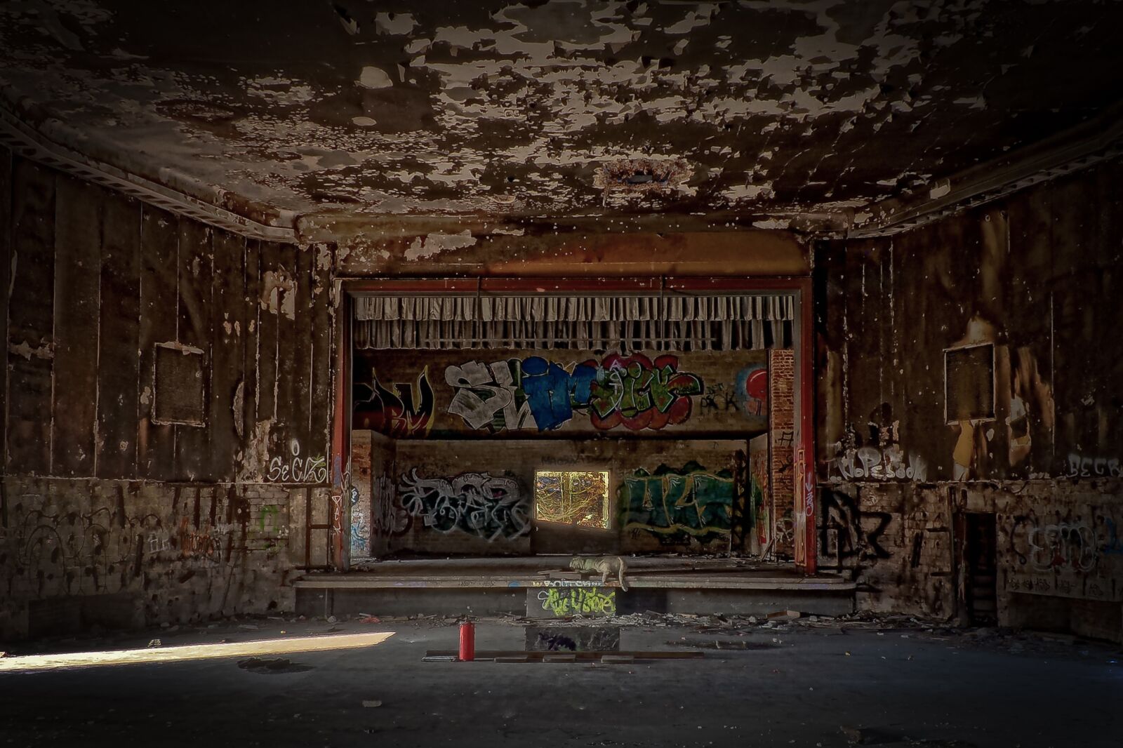 Olympus OM-D E-M10 sample photo. Lost places, building, destroyed photography