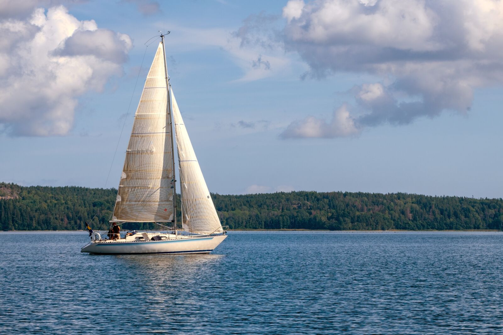 Fujifilm X-T2 + Fujifilm XF 55-200mm F3.5-4.8 R LM OIS sample photo. Ship, sailing vessel, boat photography