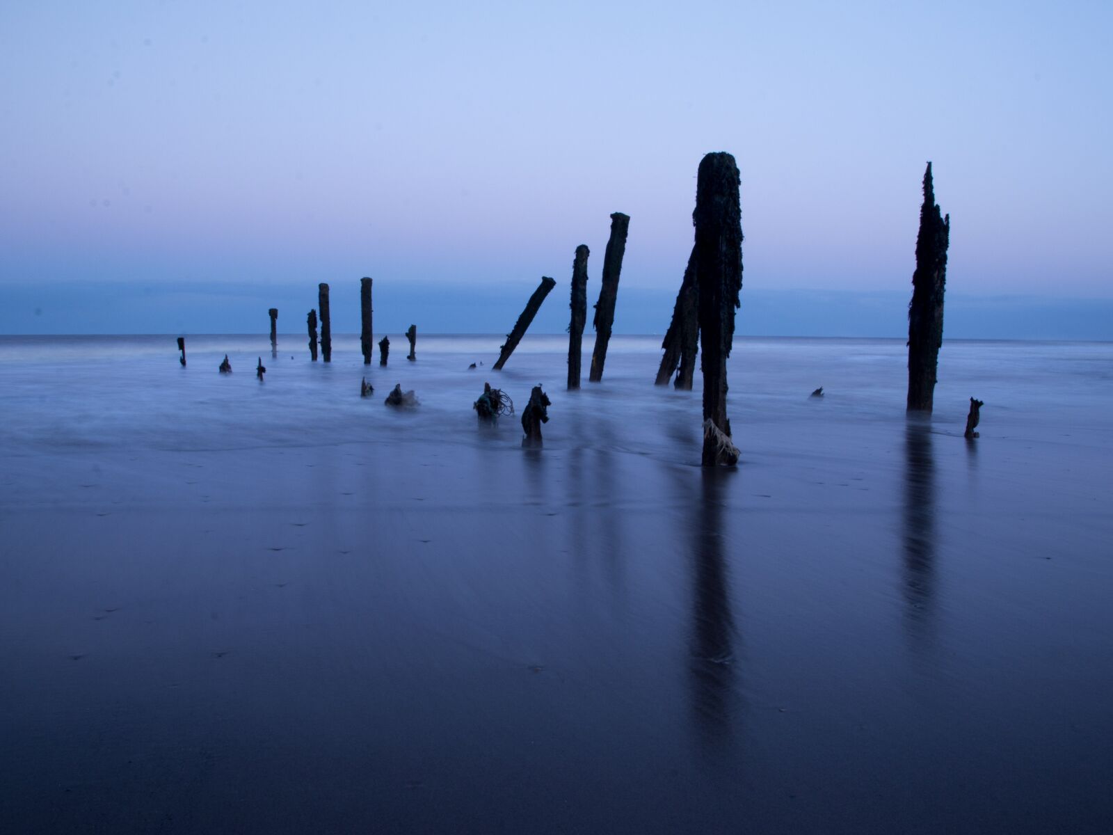 Canon EOS 70D sample photo. Sea, water, pole photography