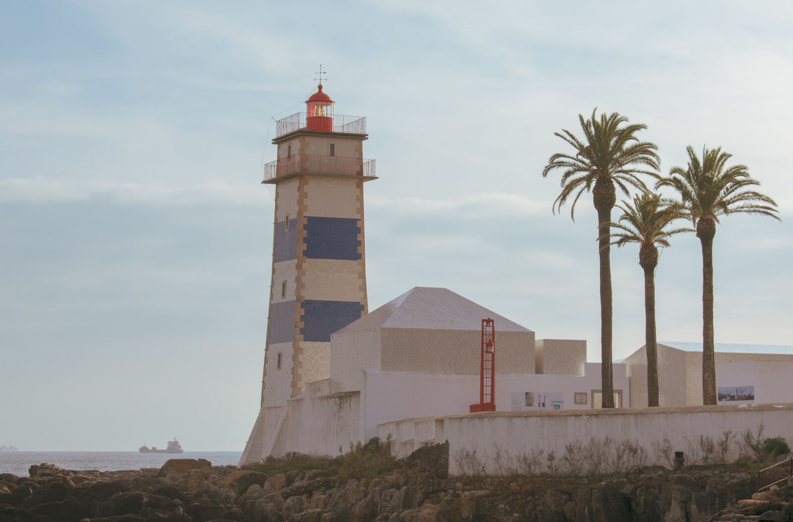 Nikon D3400 sample photo. Lighthouse, water, beach photography