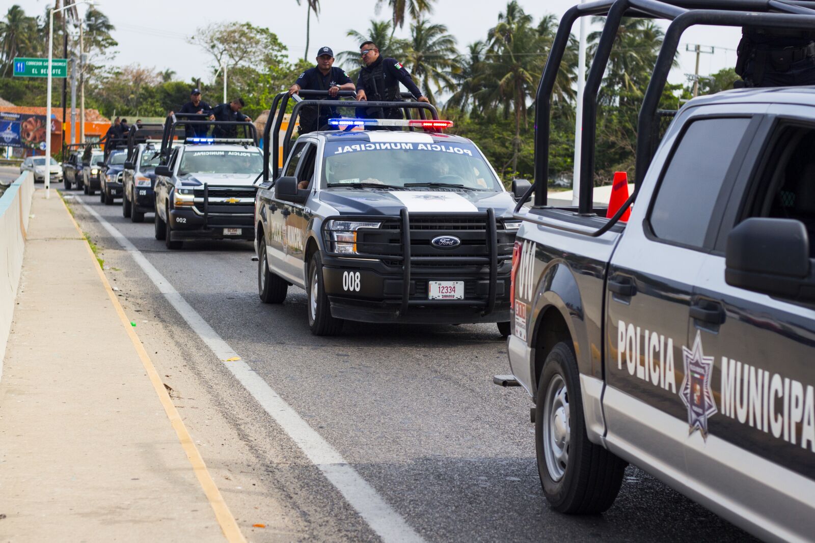Canon EOS 700D (EOS Rebel T5i / EOS Kiss X7i) sample photo. Police, authority, official photography