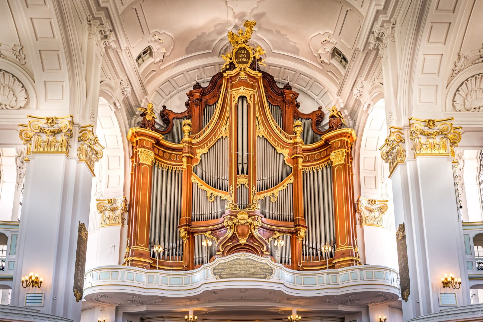 Canon EOS 6D + Canon EF 35mm F2 IS USM sample photo. Pipe, organ, church photography