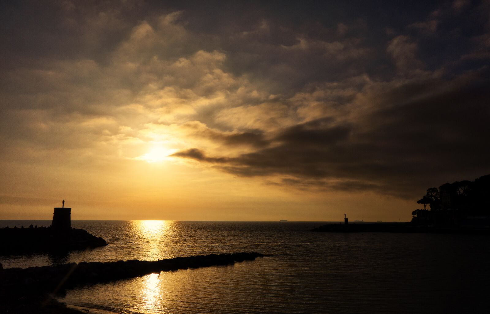 Sony Cyber-shot DSC-RX100 sample photo. Recco, liguria, sunset photography