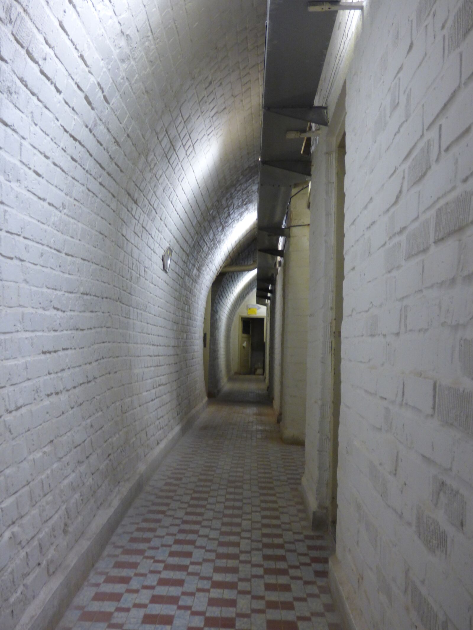 Panasonic DMC-FZ72 sample photo. Corridor, transition, the narrow photography