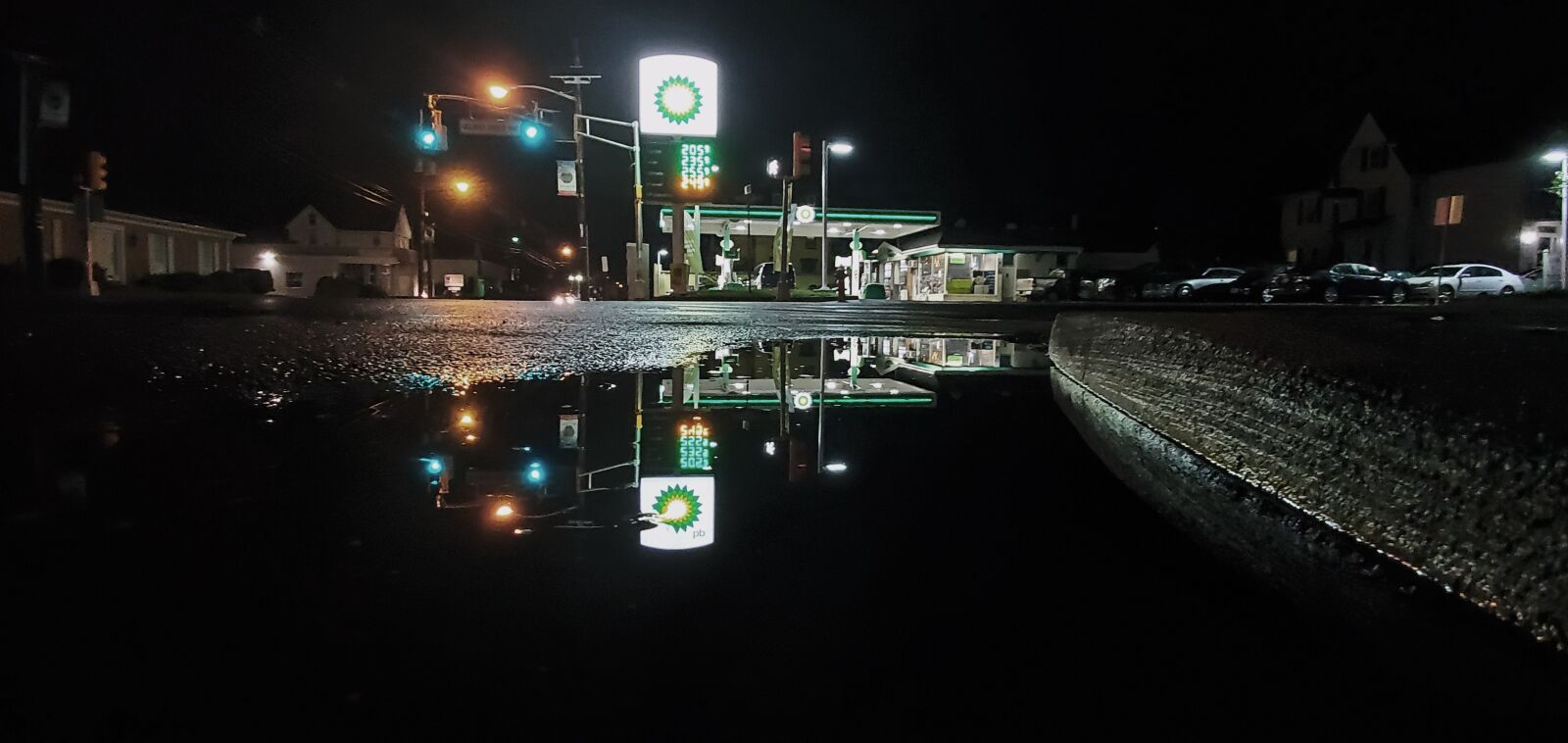 Samsung Galaxy S10 sample photo. Night, travel, architecture photography
