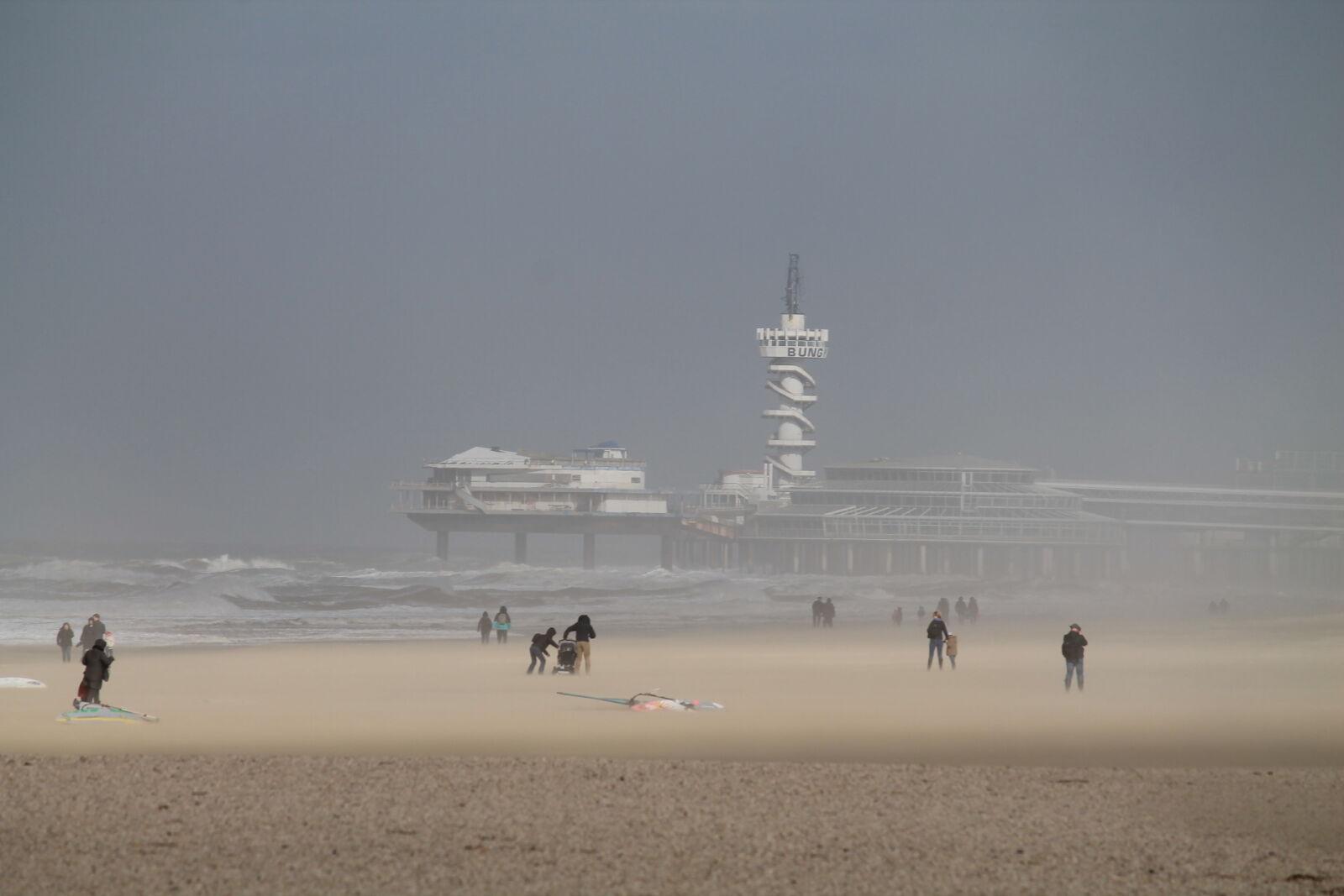 Canon EF-S 55-250mm F4-5.6 IS II sample photo. Beach, boulevard, people, sand photography