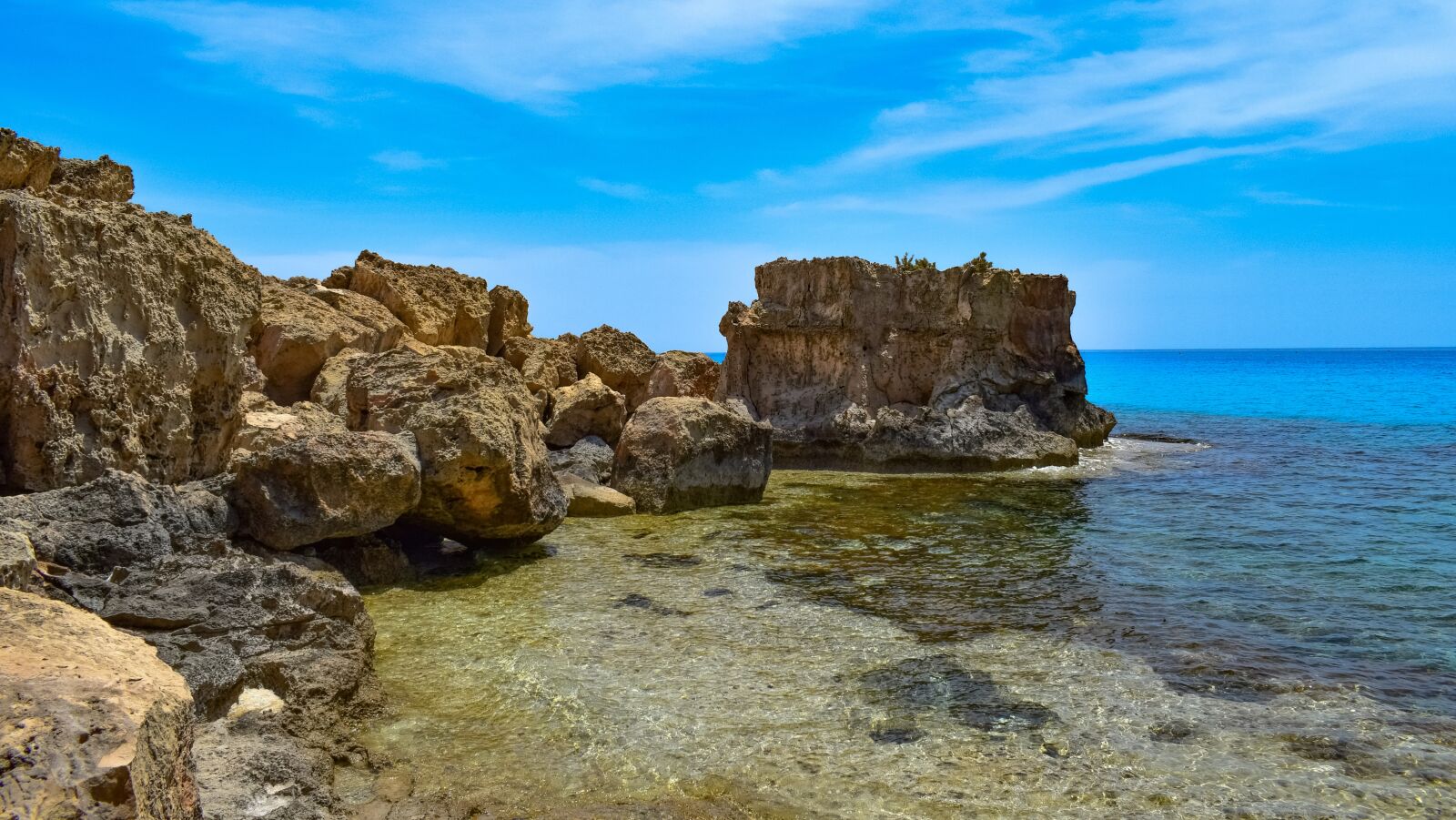 Nikon D3300 sample photo. Rock, rocky coast, beach photography