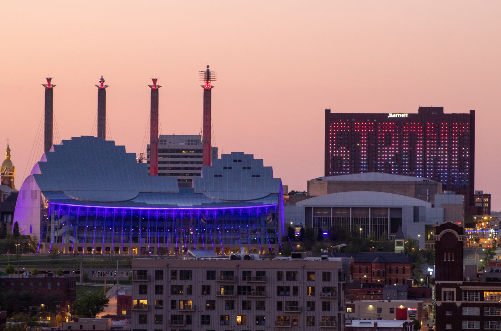 Canon EF75-300mm f/4-5.6 sample photo. Kansas city, dusk, beautiful photography
