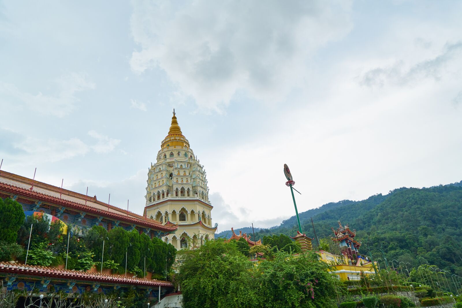 Sony a7R II sample photo. Temple, city, religion photography