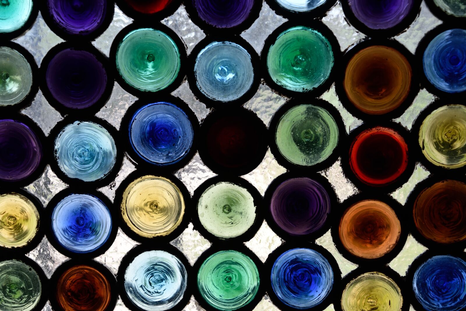 Nikon D750 sample photo. Glasses, colors, vitreaux photography