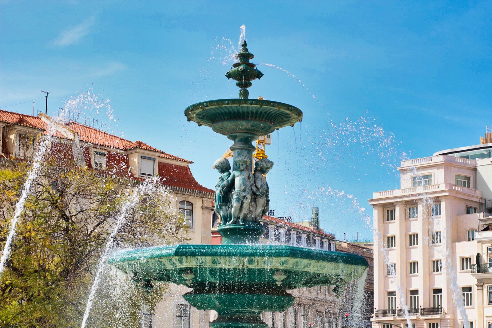 Canon EOS 700D (EOS Rebel T5i / EOS Kiss X7i) sample photo. Fountain, water, europe photography