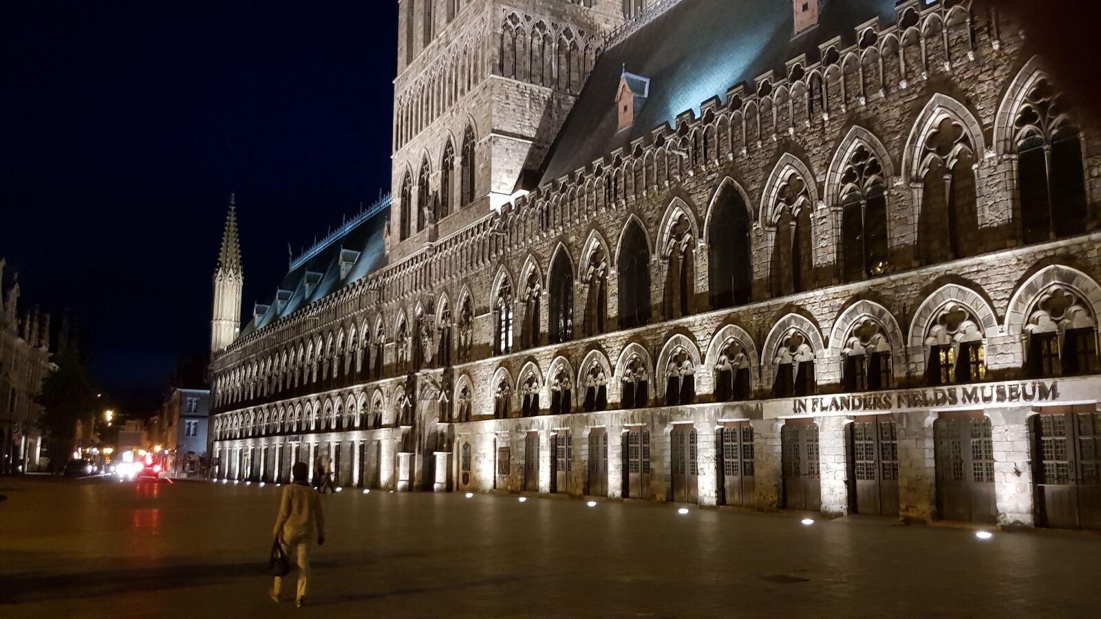 Samsung Galaxy S8 sample photo. Architecture, travel, lit photography