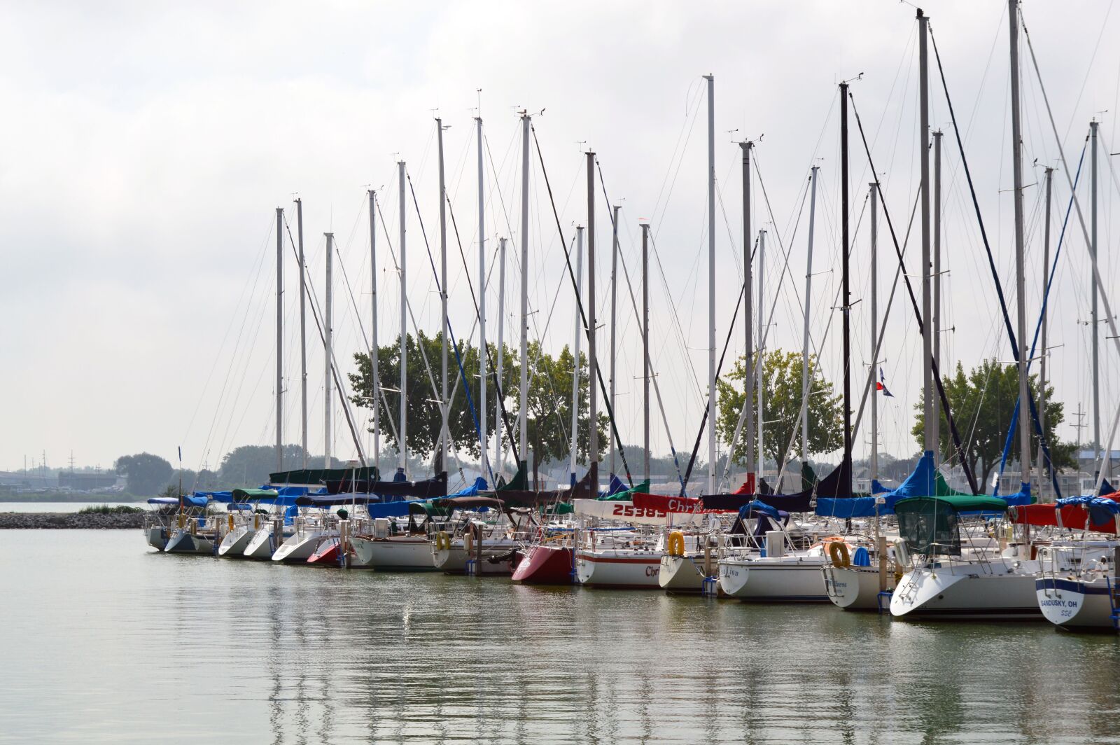 Nikon D3200 sample photo. Sailboats, bay, dock photography