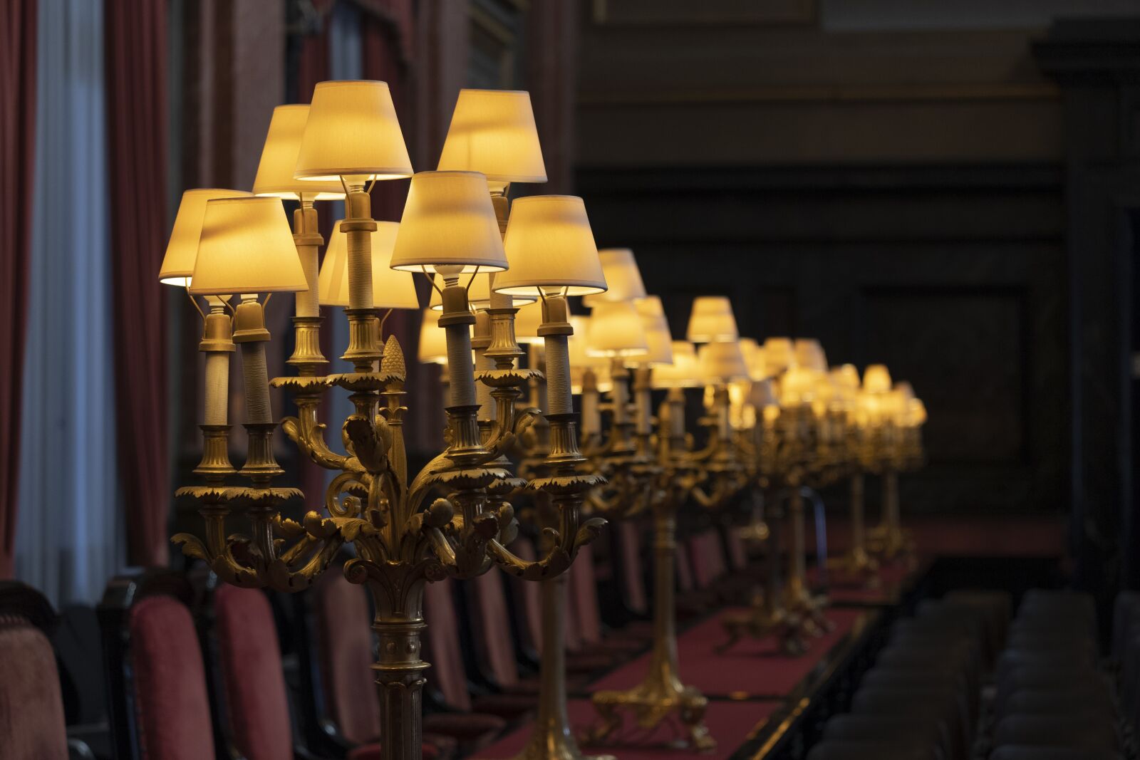 Fujifilm X-T2 + Fujifilm XF 55-200mm F3.5-4.8 R LM OIS sample photo. Light, lampshade, old photography