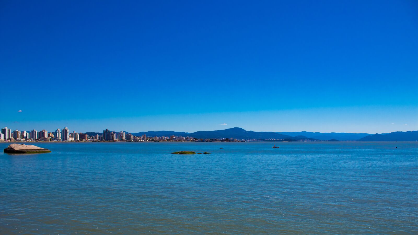 Canon EOS 1300D (EOS Rebel T6 / EOS Kiss X80) sample photo. Florianópolis, mar, beach photography