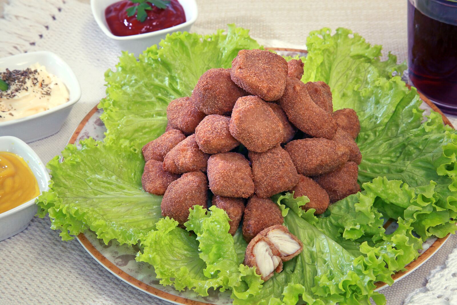 Canon EOS 5D Mark II sample photo. Chicken, breaded, fried photography