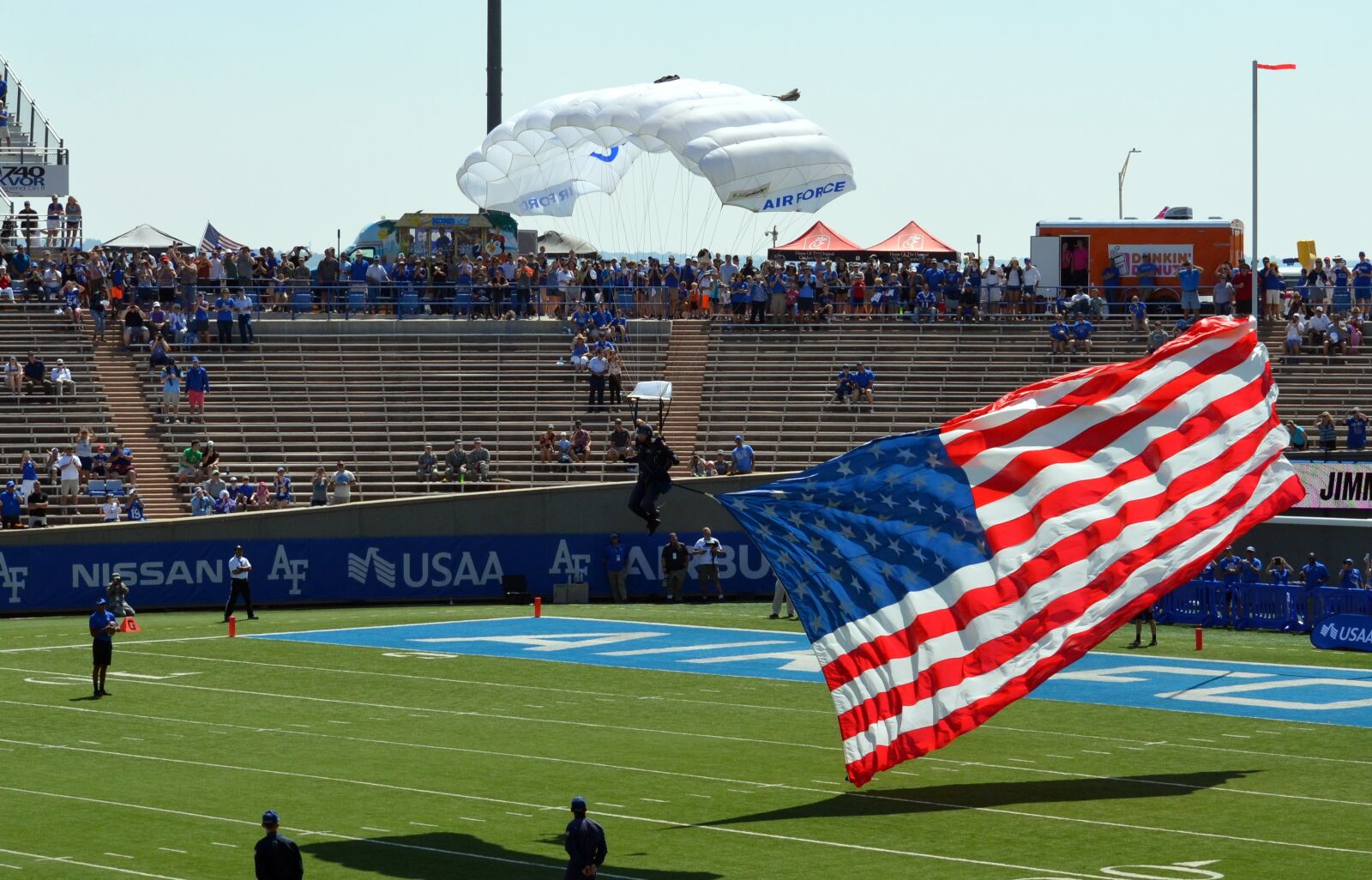 Nikon D5100 sample photo. Flag, parachute, sport photography