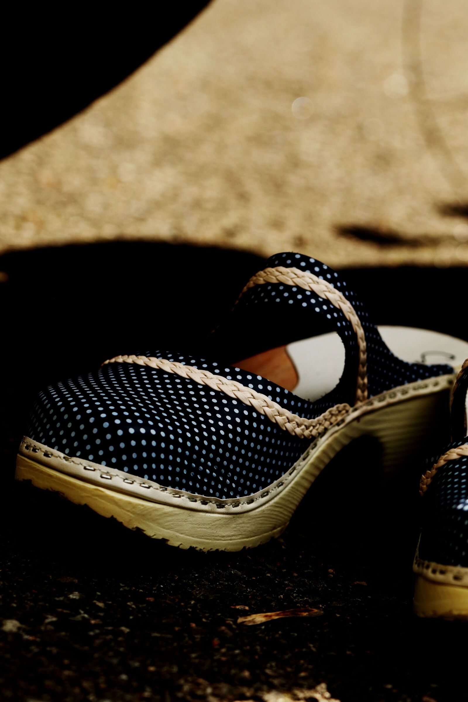 Canon EOS 7D Mark II sample photo. Clogs, sandals, shoe photography