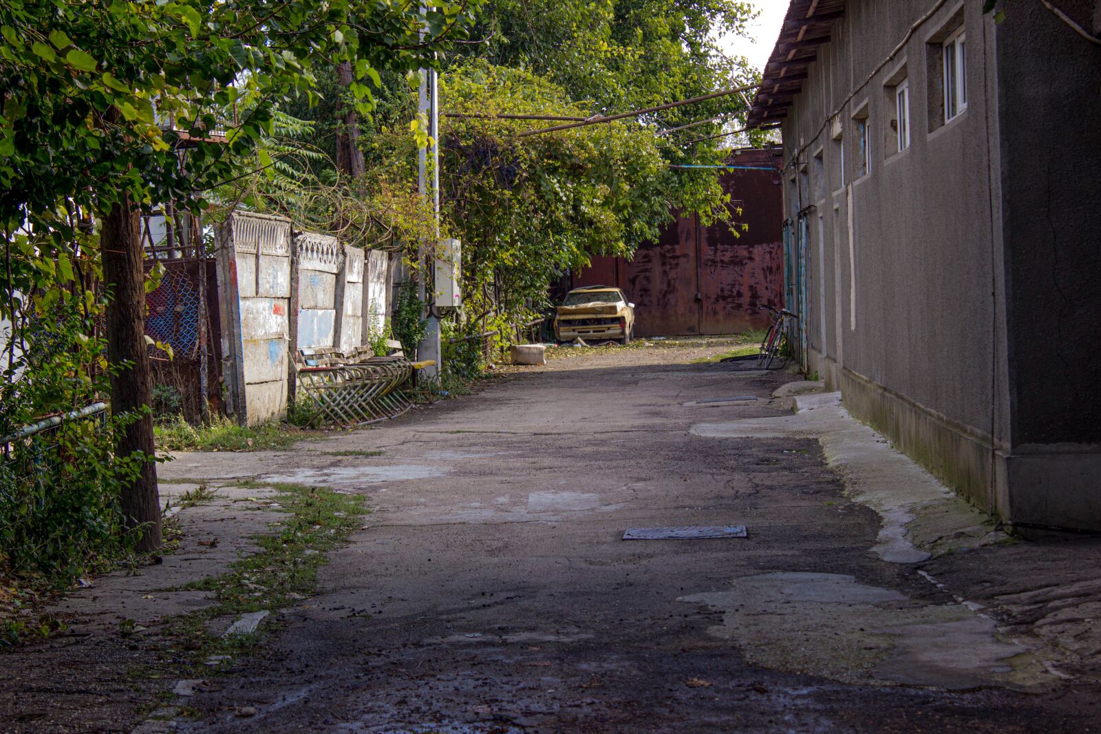 Canon EOS 600D (Rebel EOS T3i / EOS Kiss X5) sample photo. Abandoned, industry, building photography