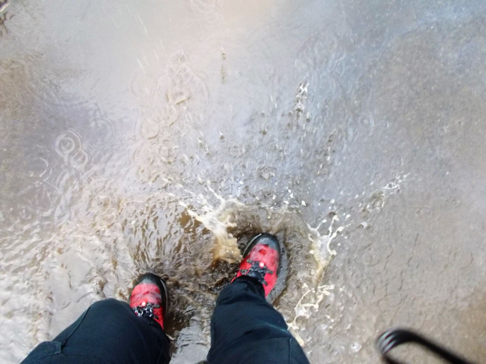 Nikon Coolpix L31 sample photo. Puddle, red, shoes, water photography