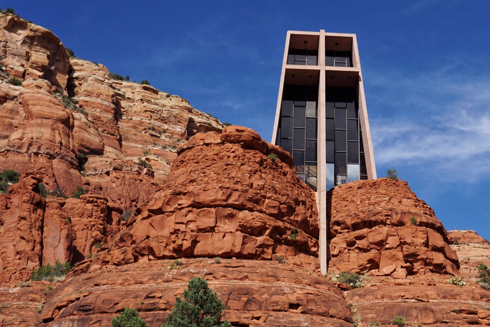 Sony a6000 + Sony E 18-55mm F3.5-5.6 OSS sample photo. Sedona, chapel of holy photography