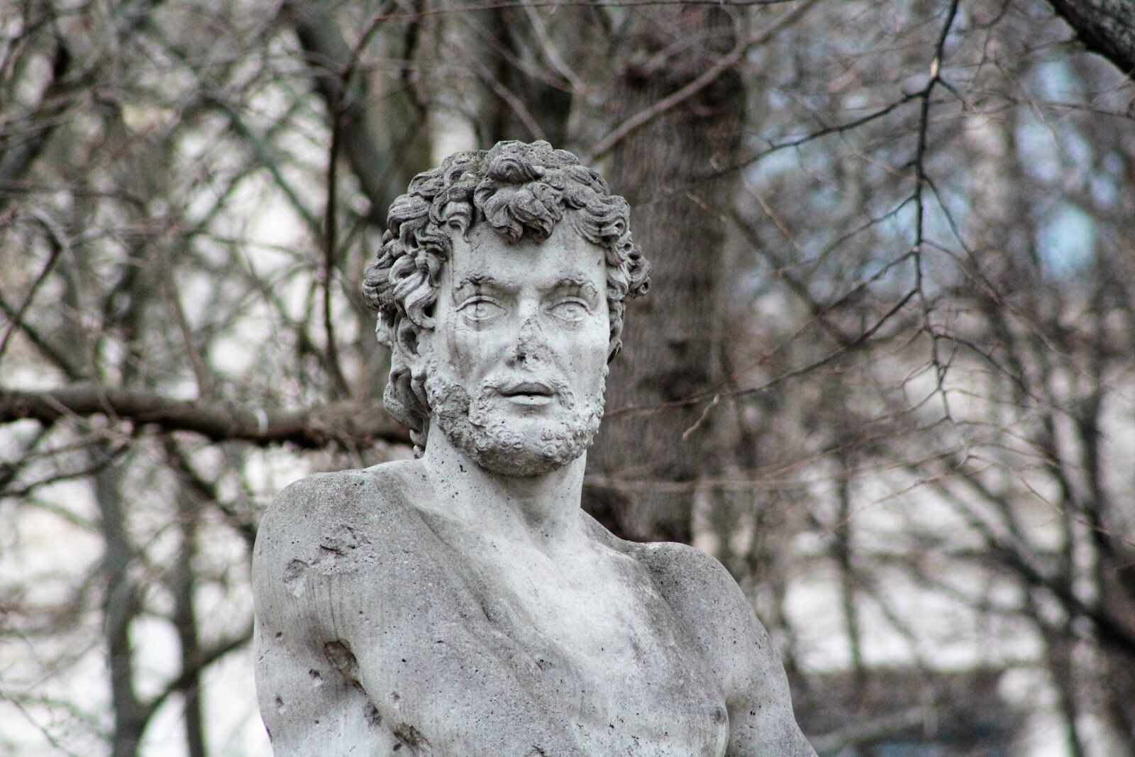 Canon EF 75-300mm f/4-5.6 sample photo. Statue, man, stone figure photography