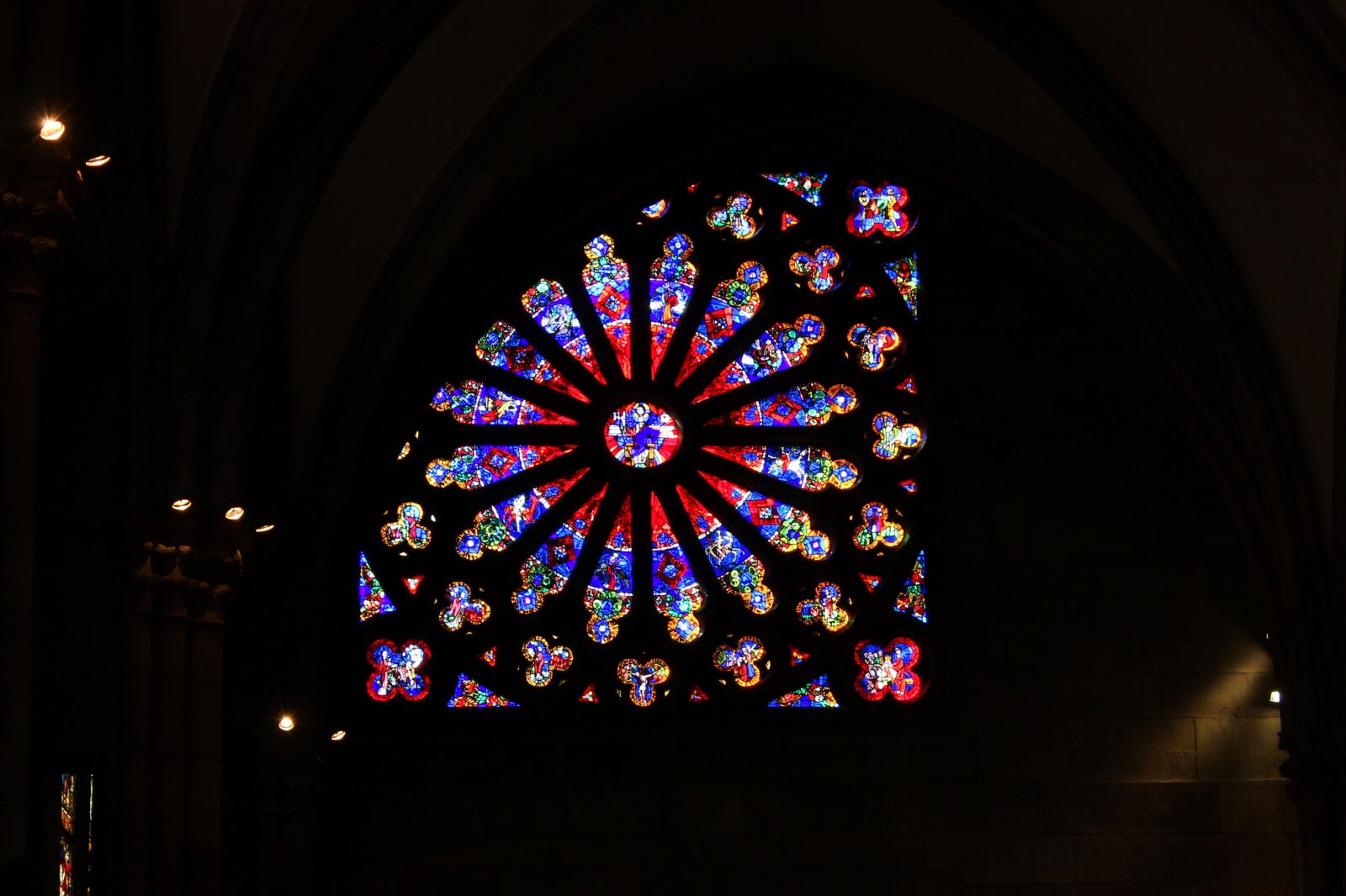 Canon EOS 600D (Rebel EOS T3i / EOS Kiss X5) sample photo. Church, church window, stained photography