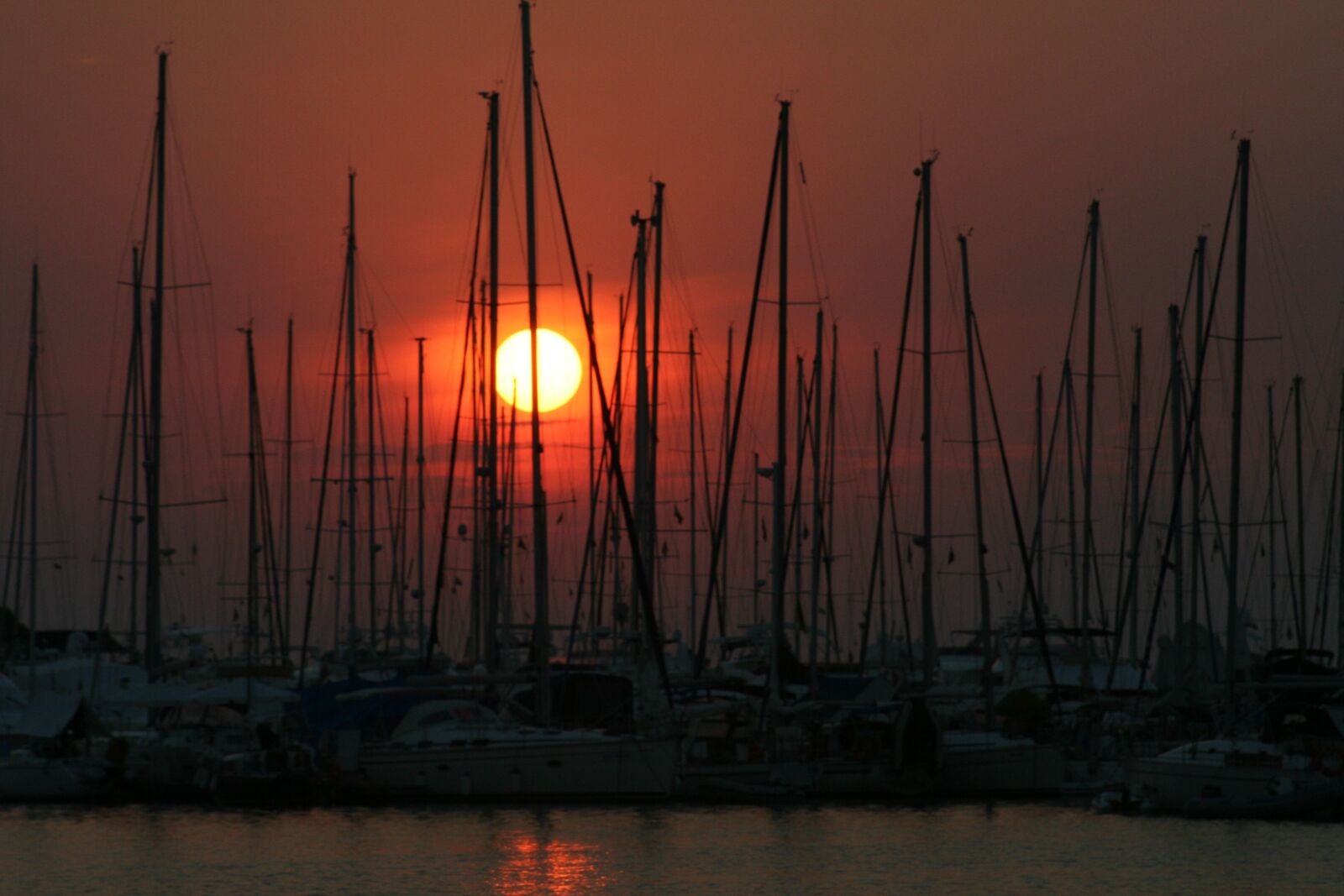 Canon EOS 350D (EOS Digital Rebel XT / EOS Kiss Digital N) sample photo. Evening, ship, port photography