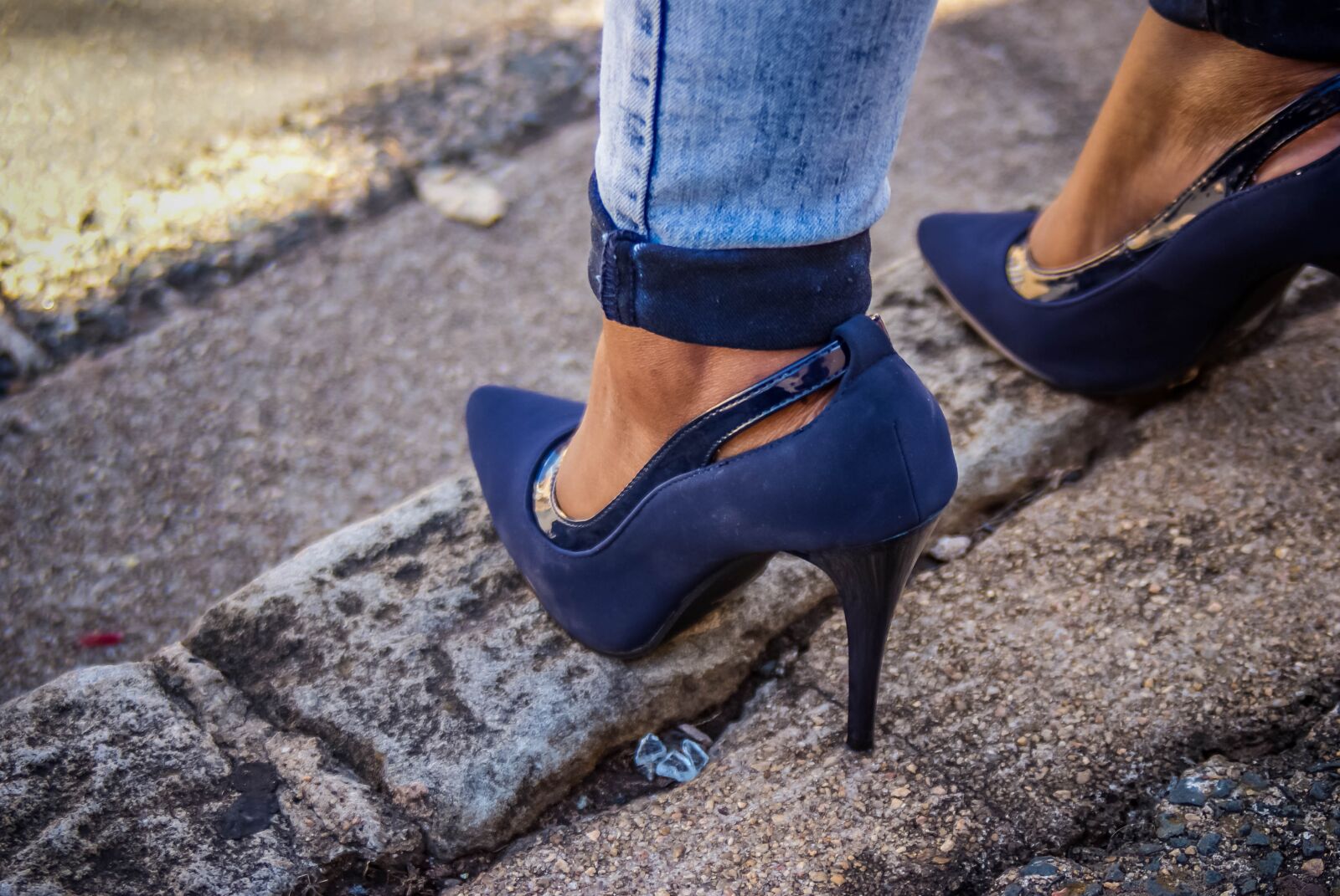 Sony Alpha DSLR-A200 sample photo. Women, shoes, woman shoes photography