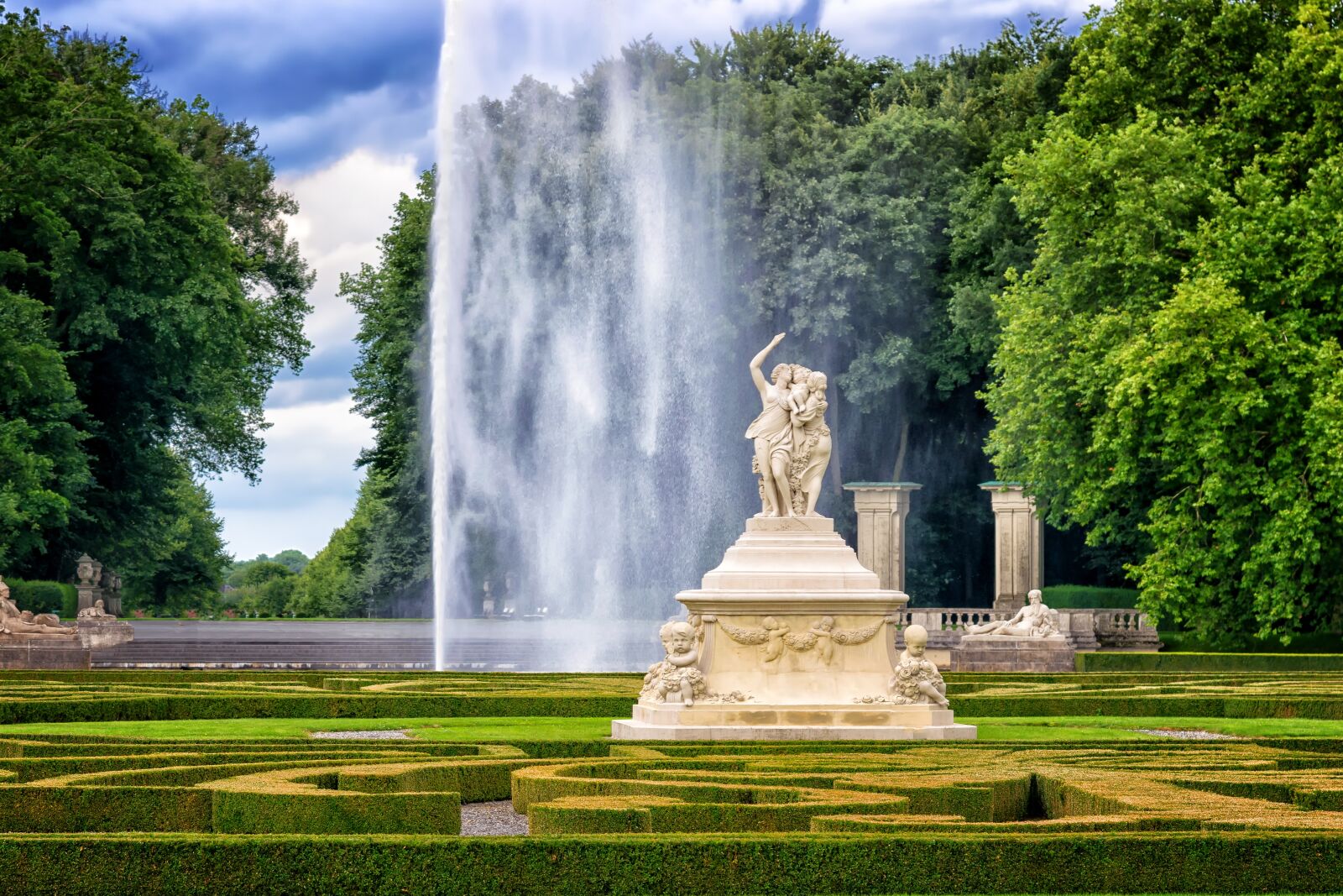 Nikon D3300 sample photo. Park, castle, sculpture photography
