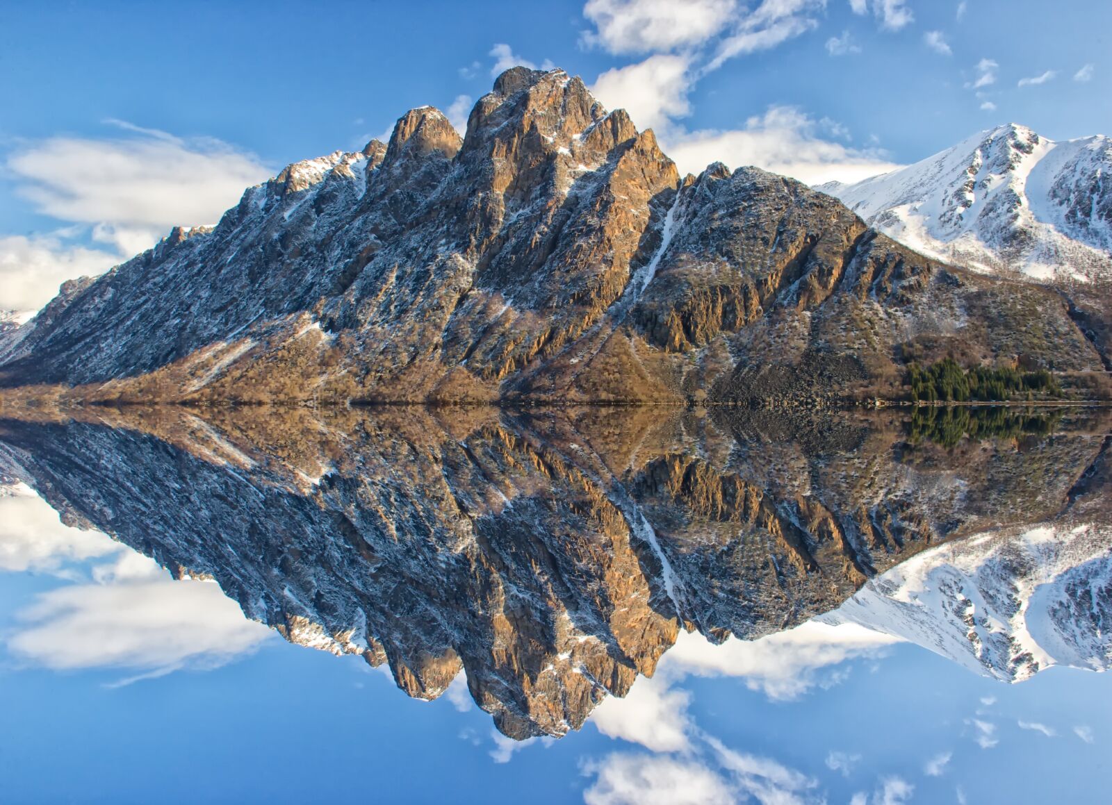 Nikon D3S + Nikon AF-S Nikkor 24-70mm F2.8G ED sample photo. Mountain, water, landscape photography