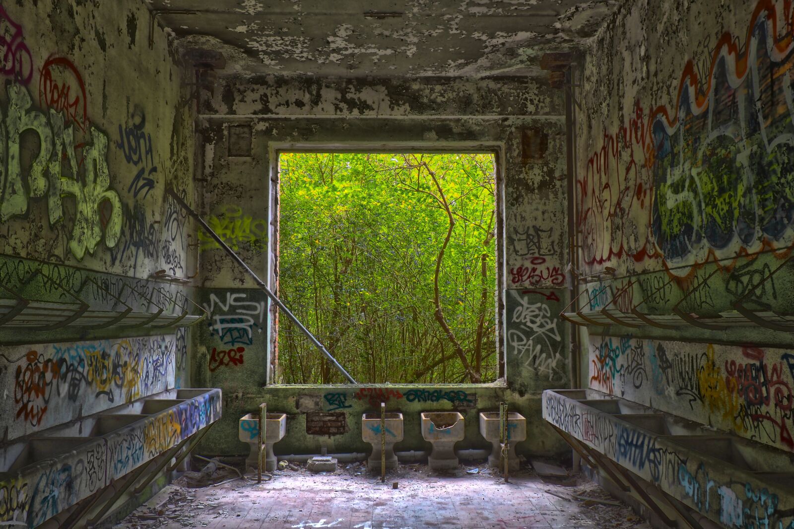 Olympus OM-D E-M10 sample photo. Lost places, barracks, pforphoto photography