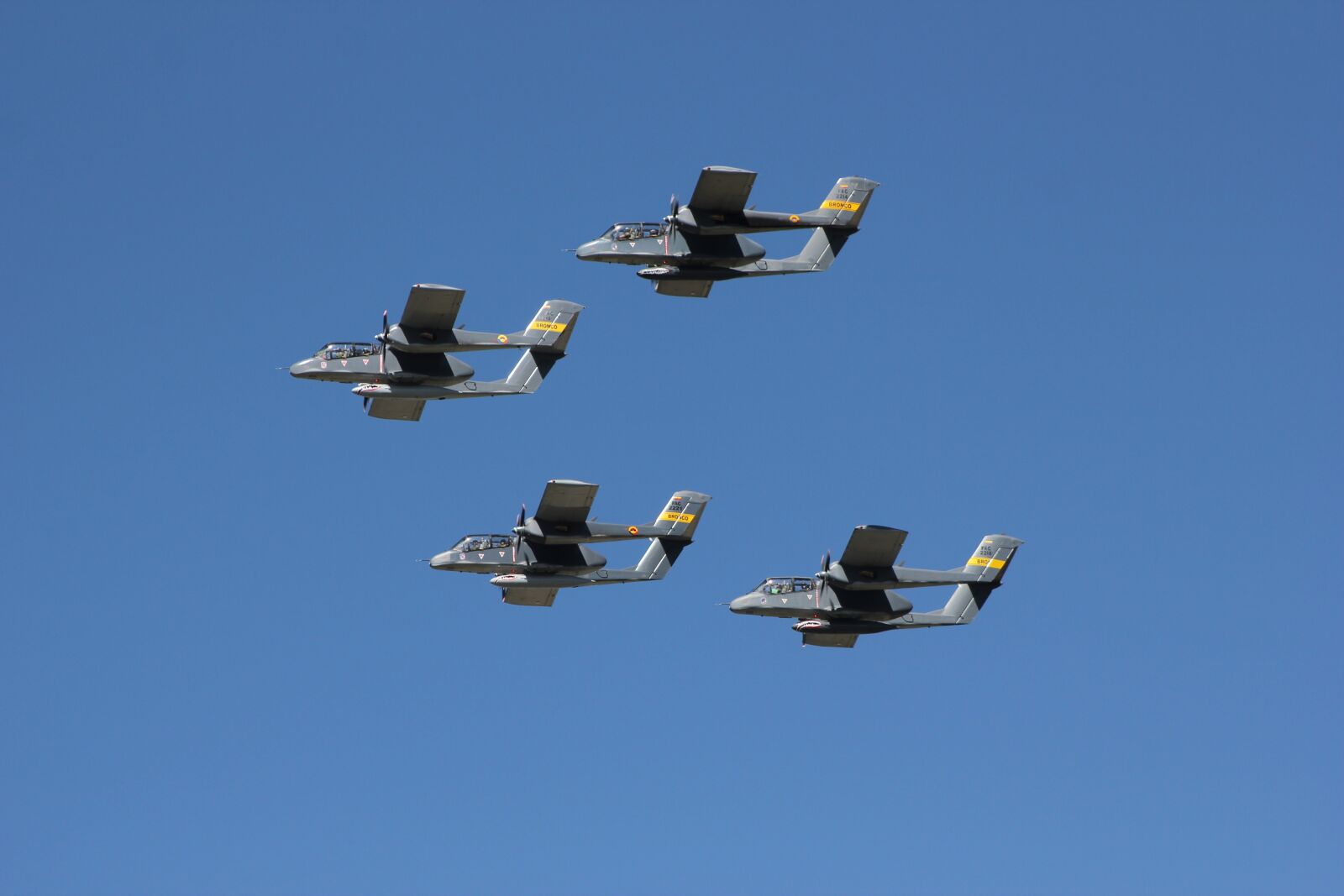 Canon EOS 550D (EOS Rebel T2i / EOS Kiss X4) sample photo. Aircraft, combat, military photography