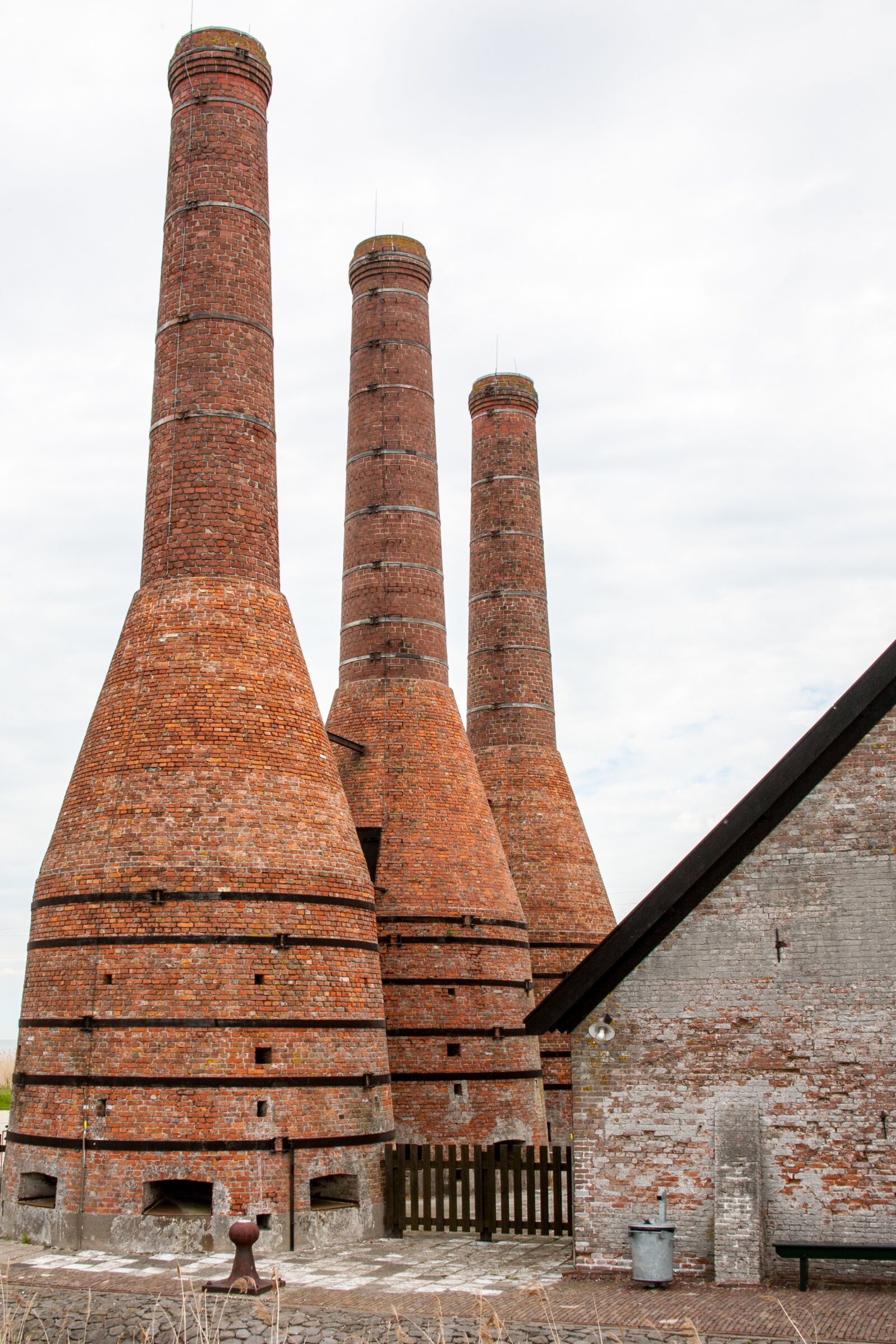 Canon EOS 5D + Canon EF 28-135mm F3.5-5.6 IS USM sample photo. Chimney, building, clinker photography