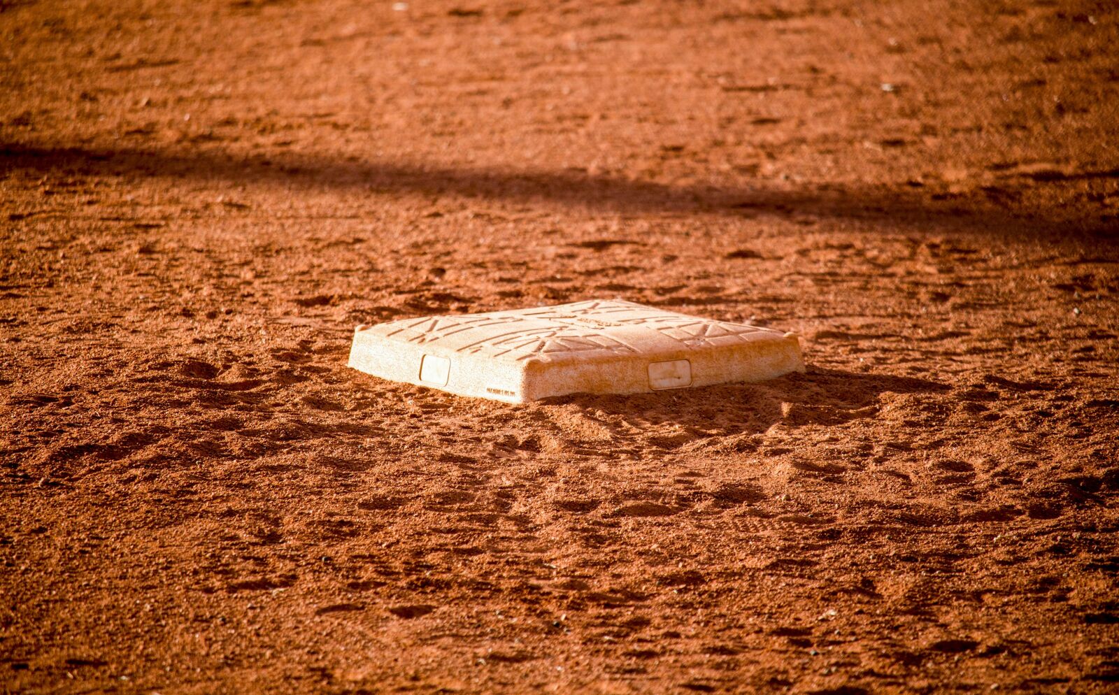 Canon EOS 700D (EOS Rebel T5i / EOS Kiss X7i) sample photo. Baseball, base, dirt photography