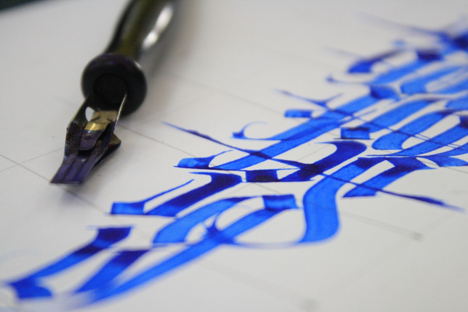 Canon EOS 1000D (EOS Digital Rebel XS / EOS Kiss F) sample photo. Calligraphy, letter, lettering photography