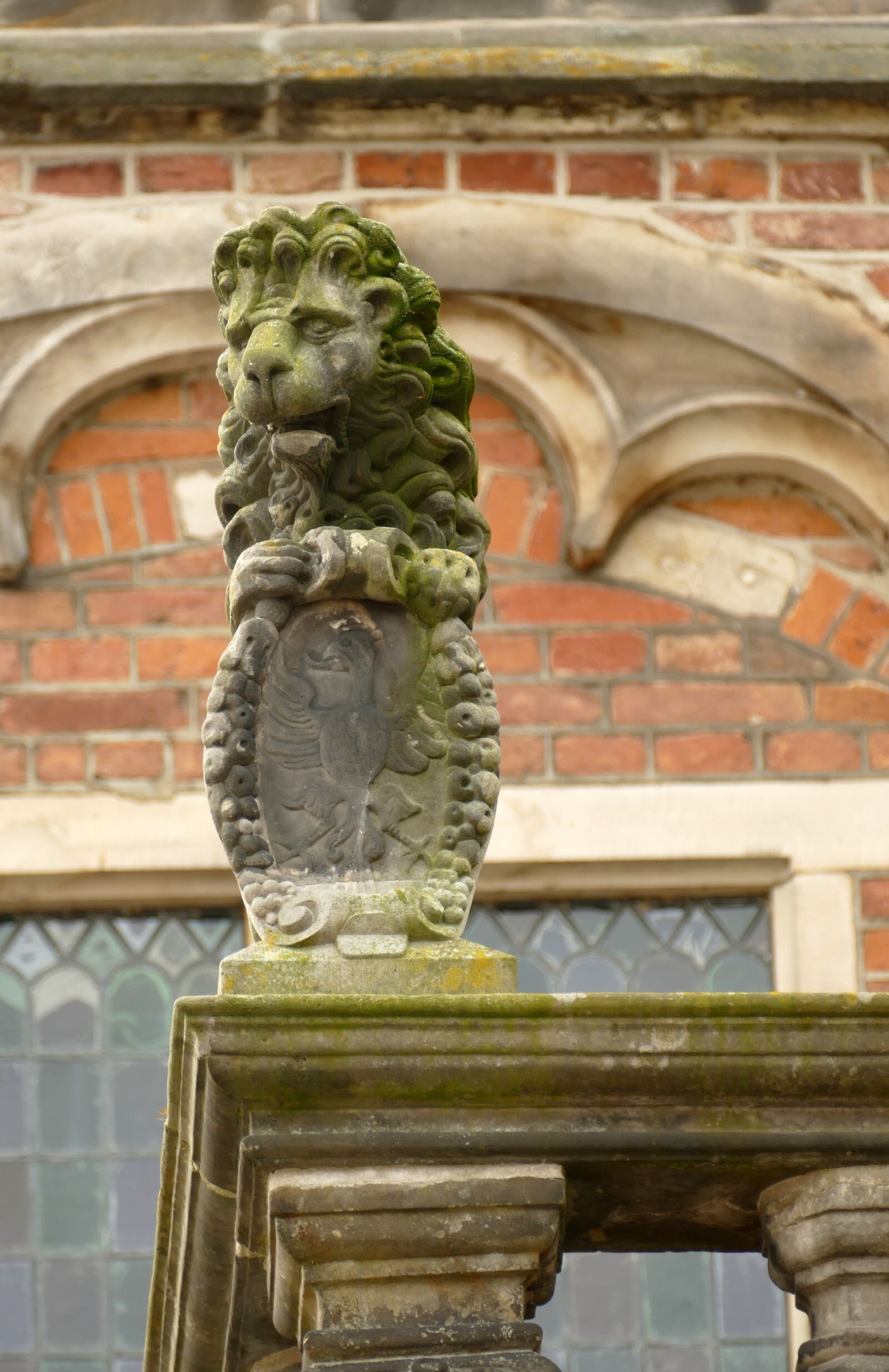 Panasonic Lumix DMC-FZ1000 sample photo. Lion, image, statue photography