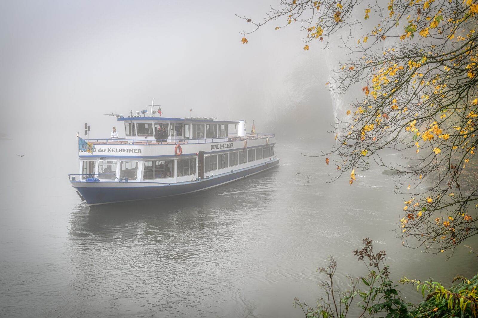 Panasonic Lumix DC-G90 (Lumix DC-G91) sample photo. Fog, river, ship photography