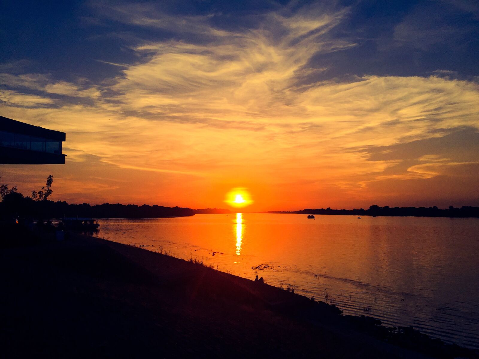 iPhone 6 Plus back camera 4.15mm f/2.2 sample photo. Sunset, river, landscape photography