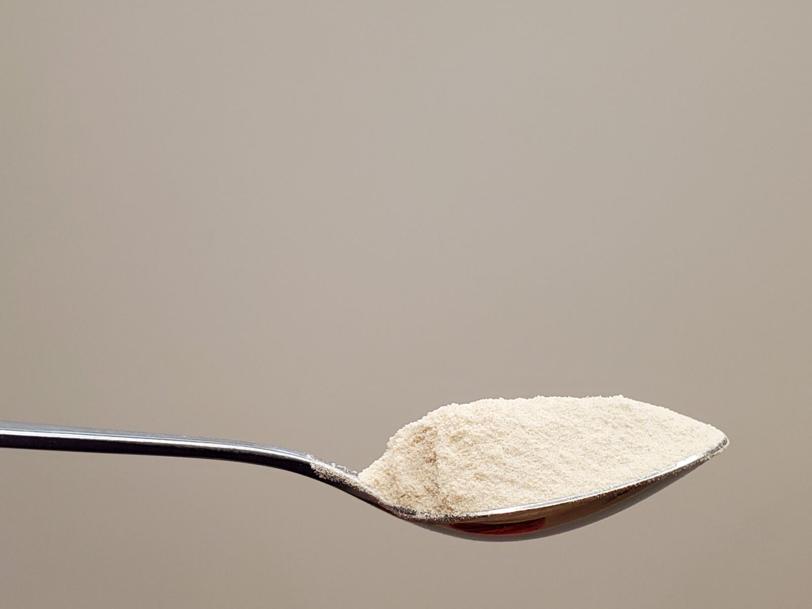 Samsung Galaxy S10+ sample photo. Powder, spoon, table photography