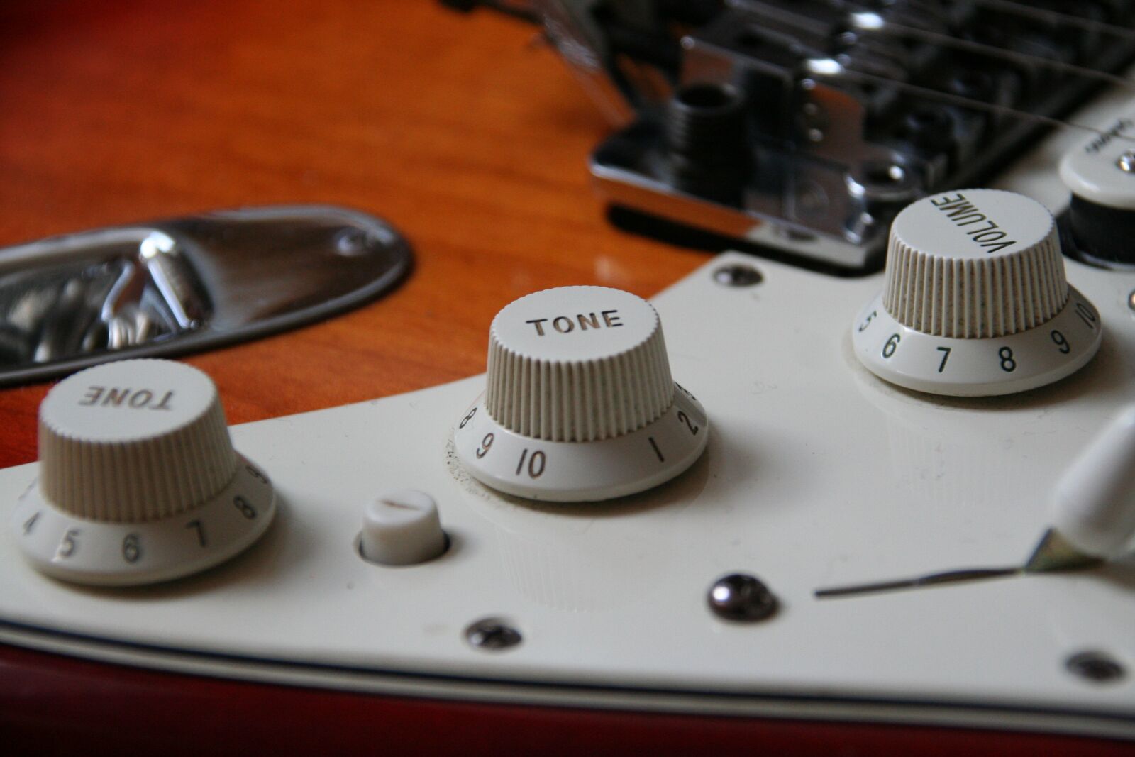 Canon EOS 350D (EOS Digital Rebel XT / EOS Kiss Digital N) sample photo. Guitar, electric guitar, fender photography