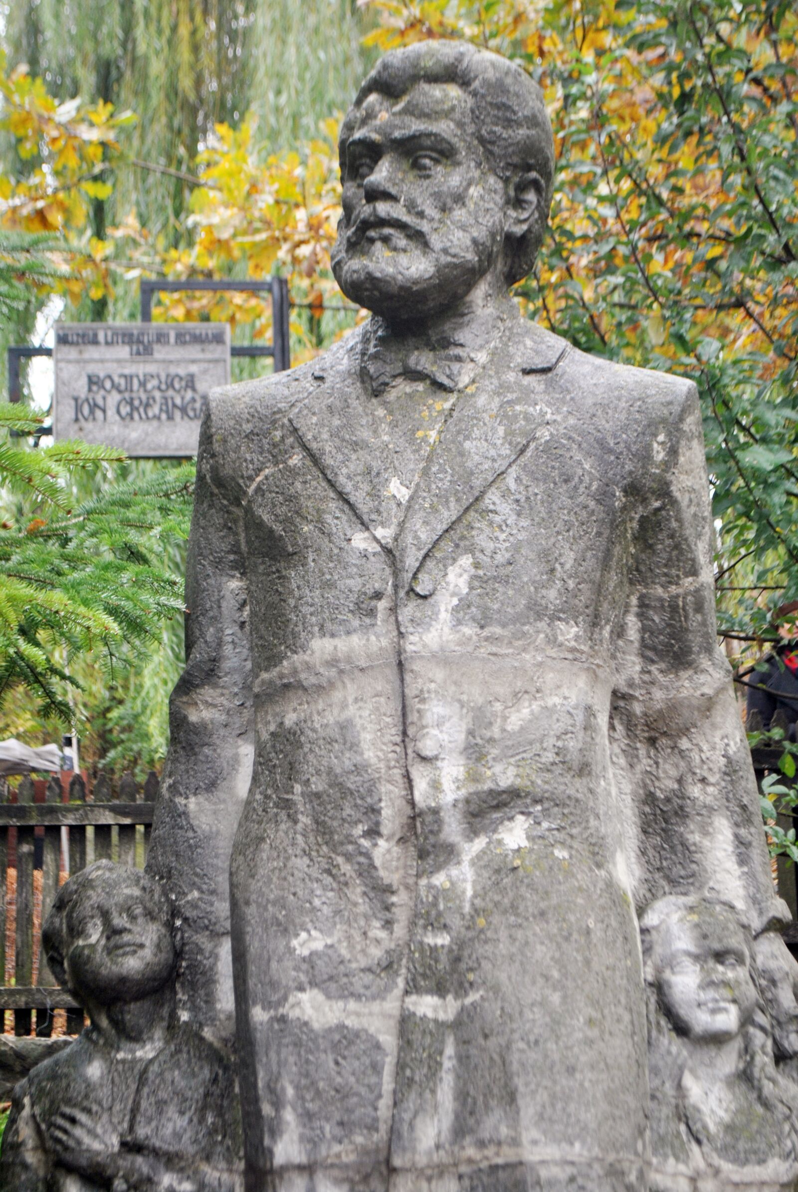 Nikon D3000 sample photo. Ioncreanga, monument, iasi photography