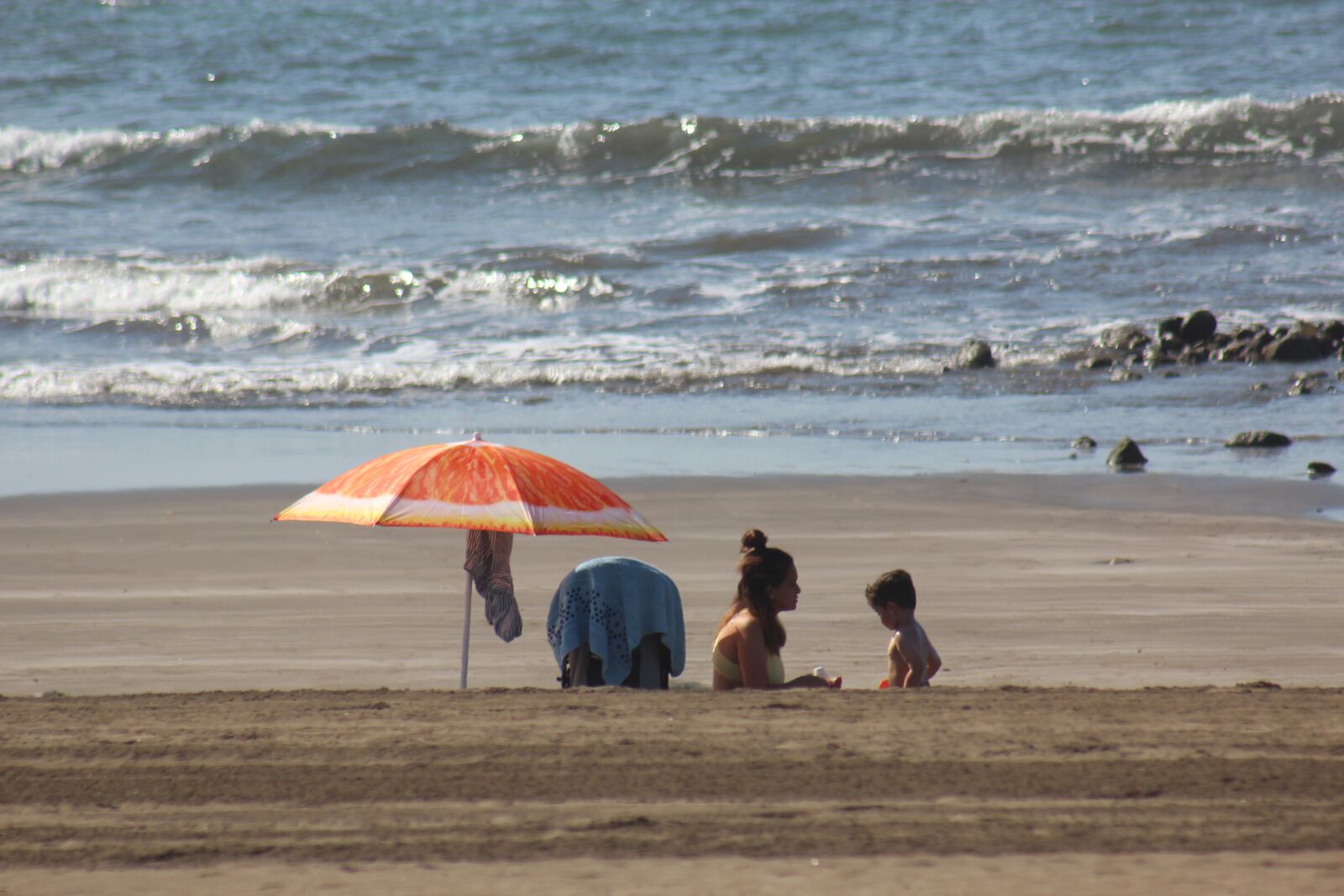 Canon EF75-300mm f/4-5.6 sample photo. Beach, sand, sea photography
