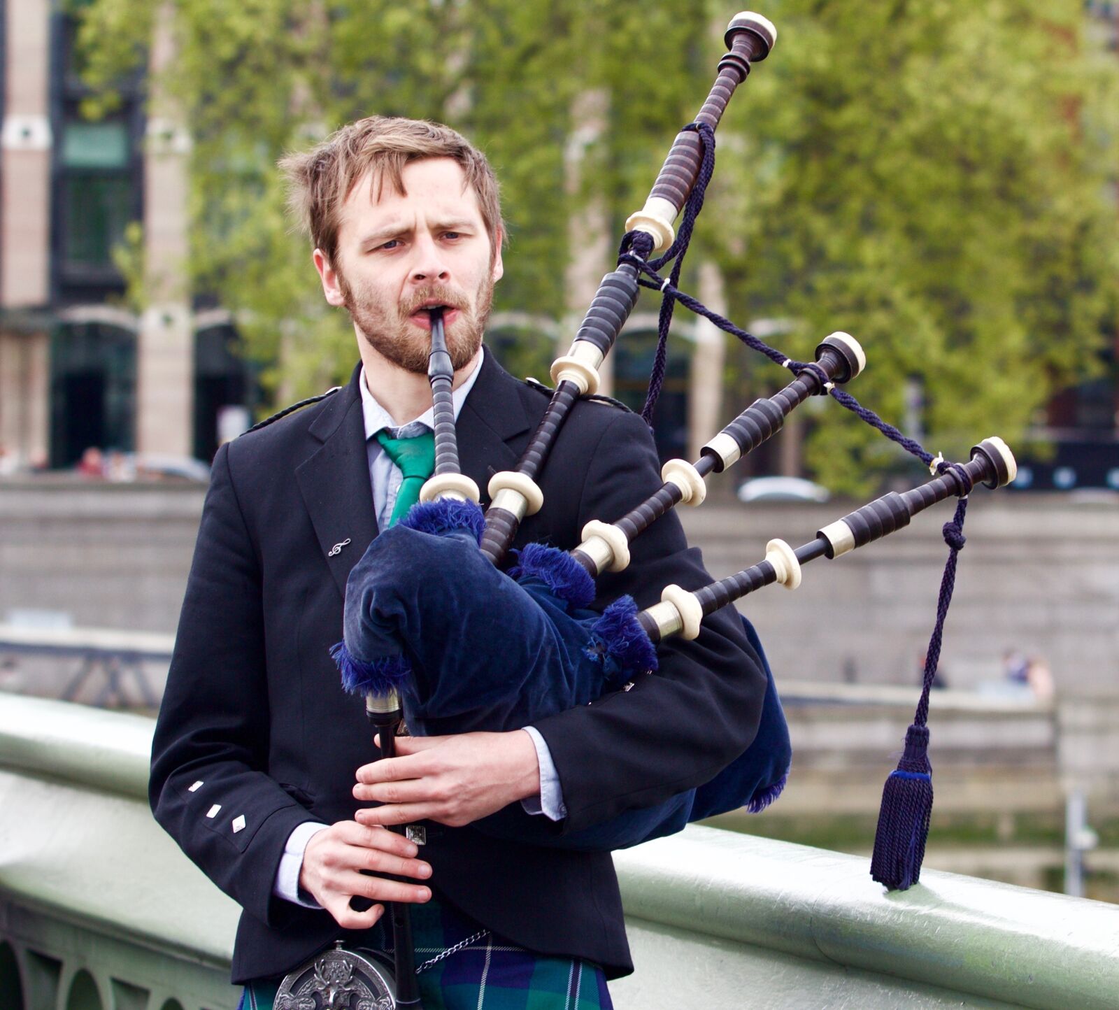 Canon EOS 60D sample photo. Pipe, london, musician photography