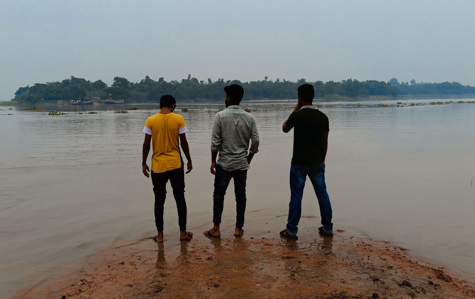 Xiaomi Redmi Note 8 Pro sample photo. Friendship, nature, river photography