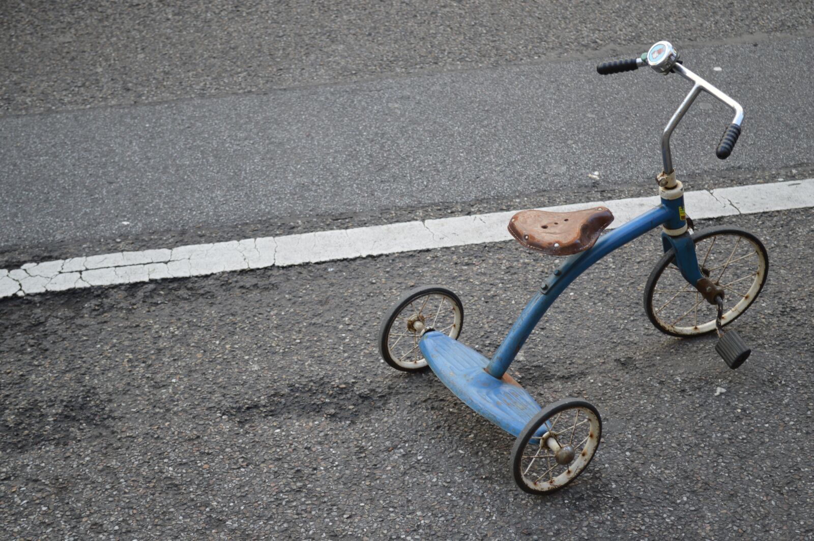 Nikon D3200 sample photo. Tricycle, monnem bike, toys photography
