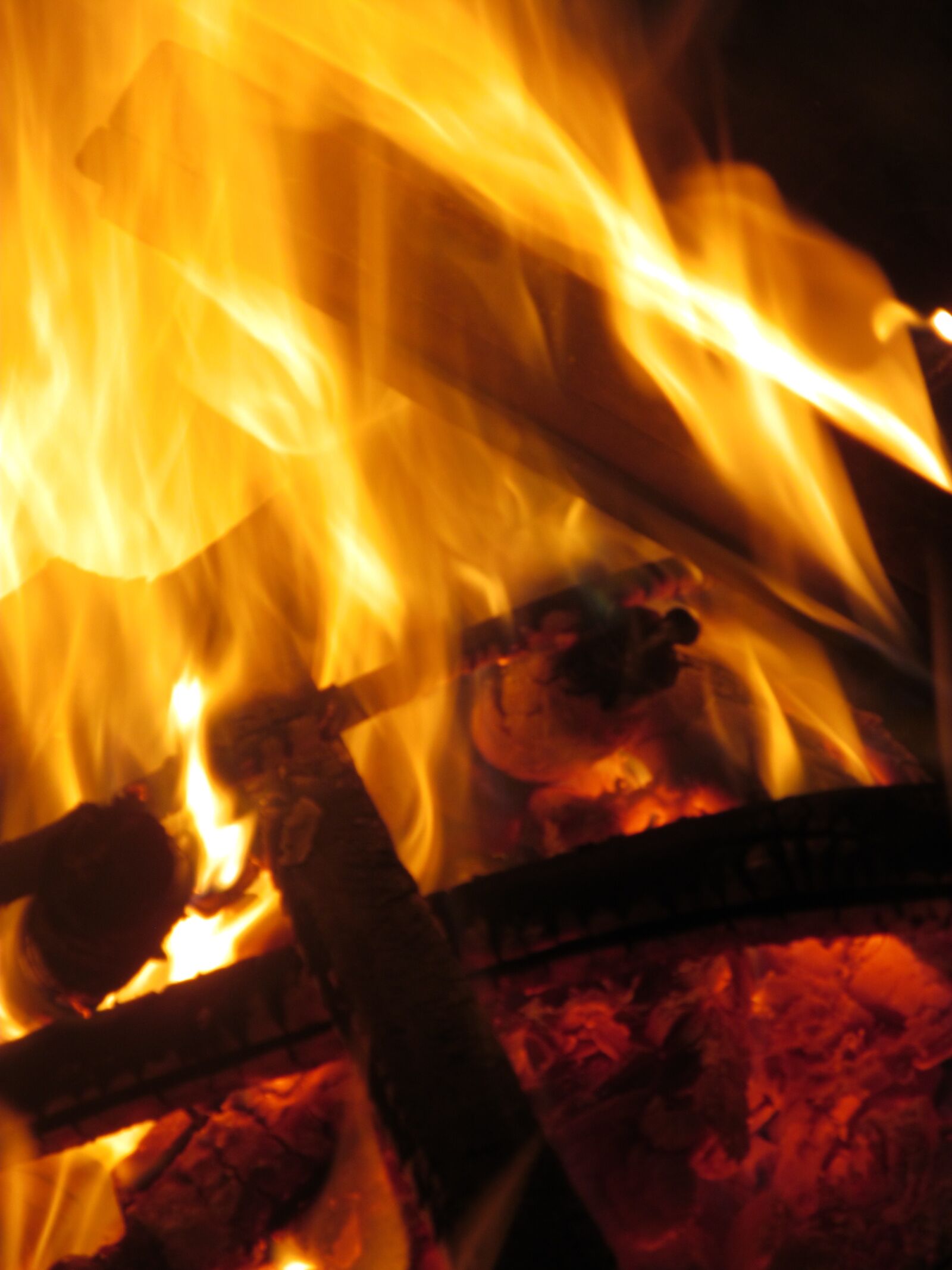 Canon PowerShot SX150 IS sample photo. Fire, flames, orange photography
