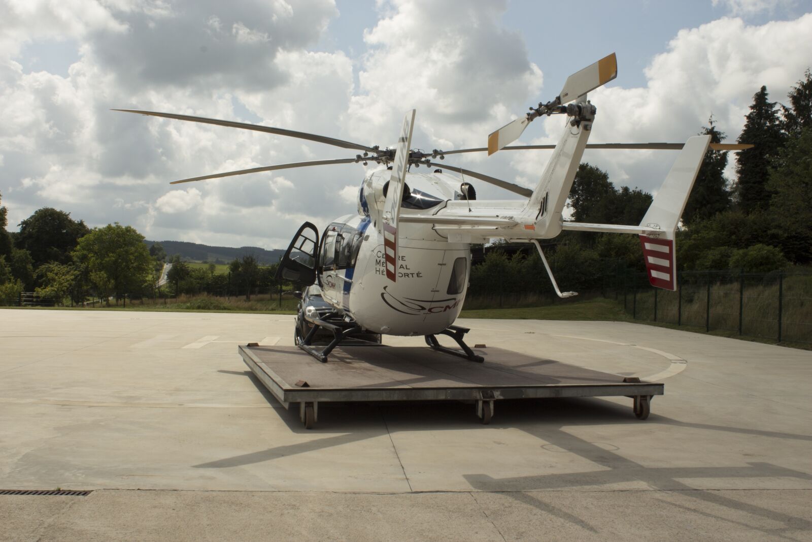Canon EOS 650D (EOS Rebel T4i / EOS Kiss X6i) sample photo. Helicopter, relief, base photography